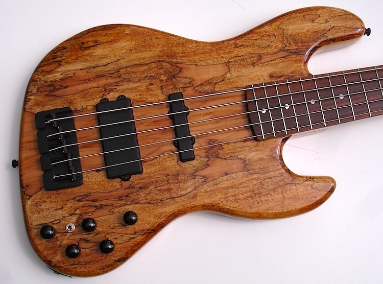 Spaltet Hanson Bass