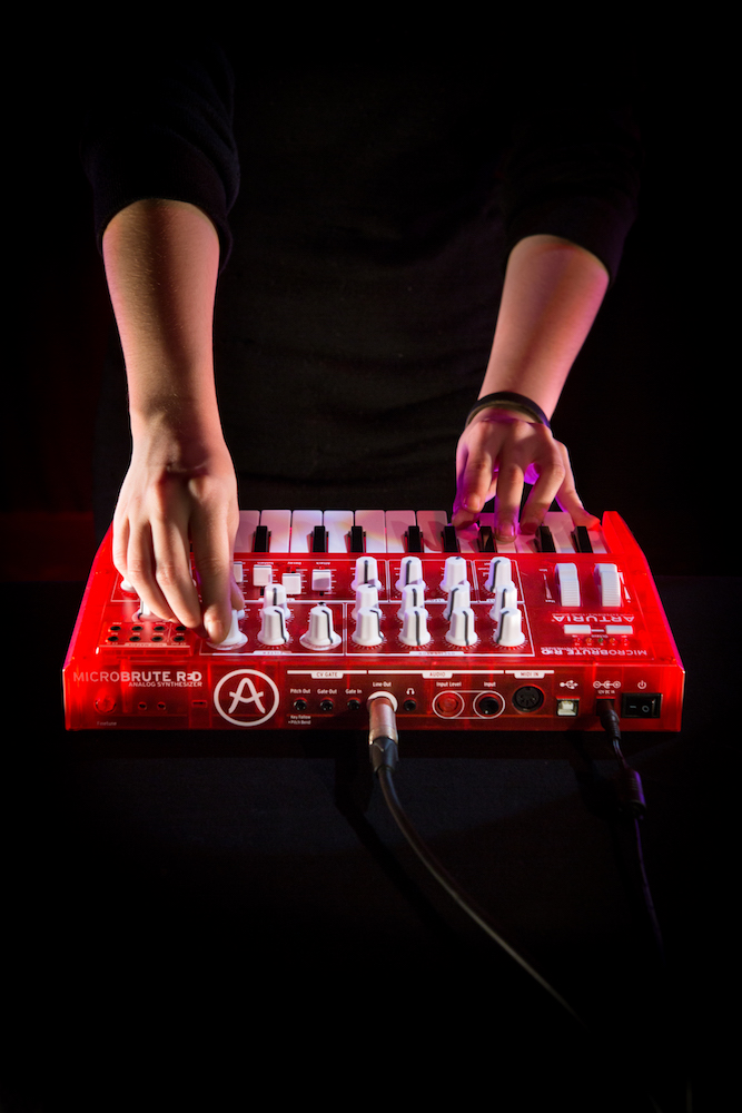 Arturia-microbrute-red